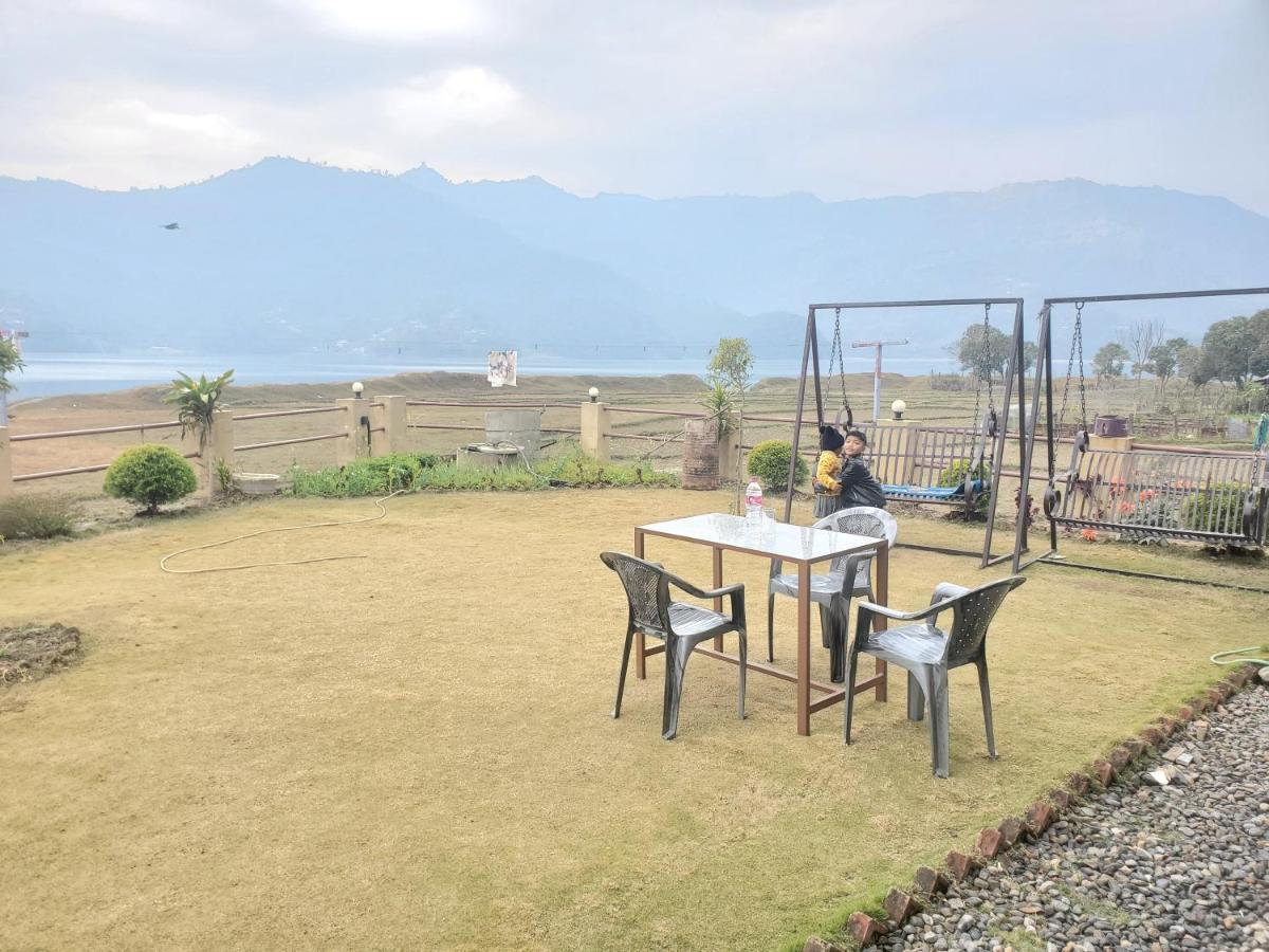 Hotel Waterside Pokhara Exterior photo