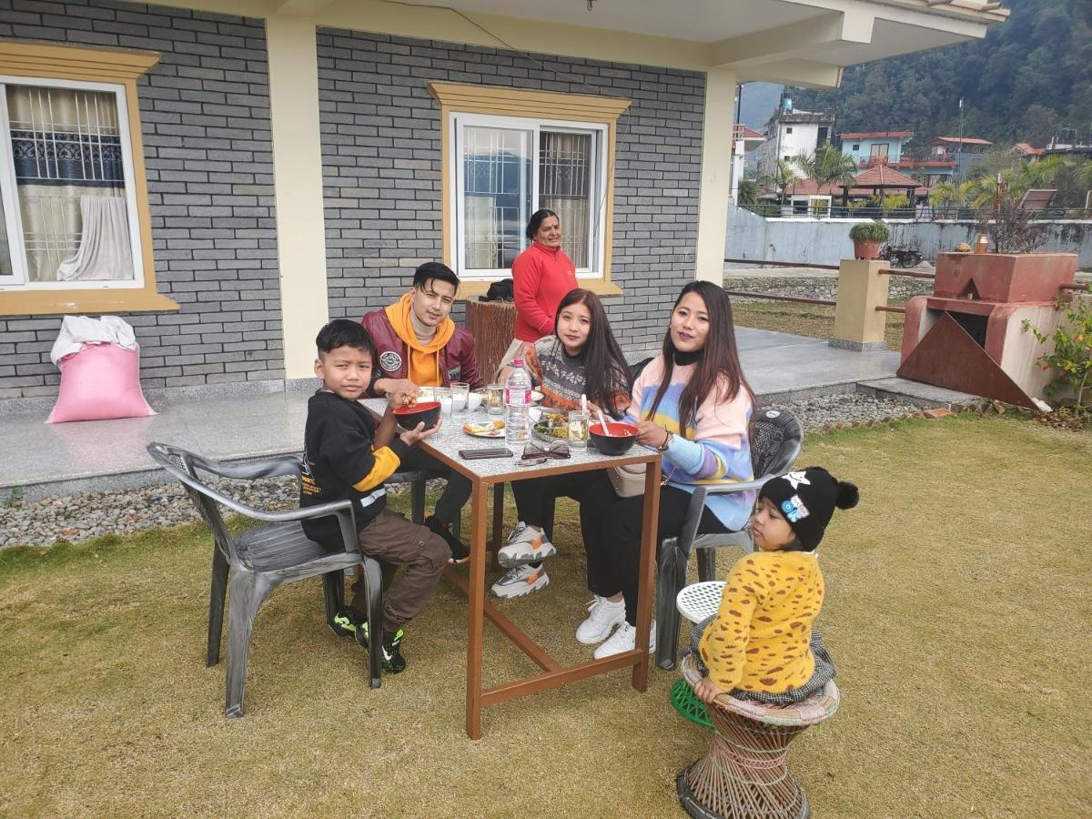 Hotel Waterside Pokhara Exterior photo