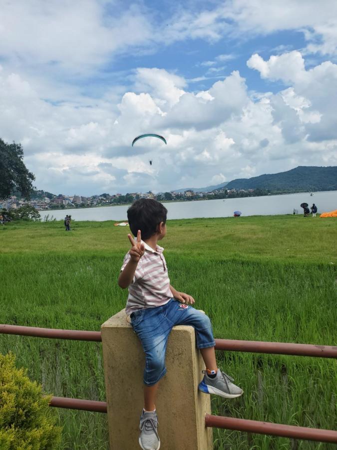 Hotel Waterside Pokhara Exterior photo