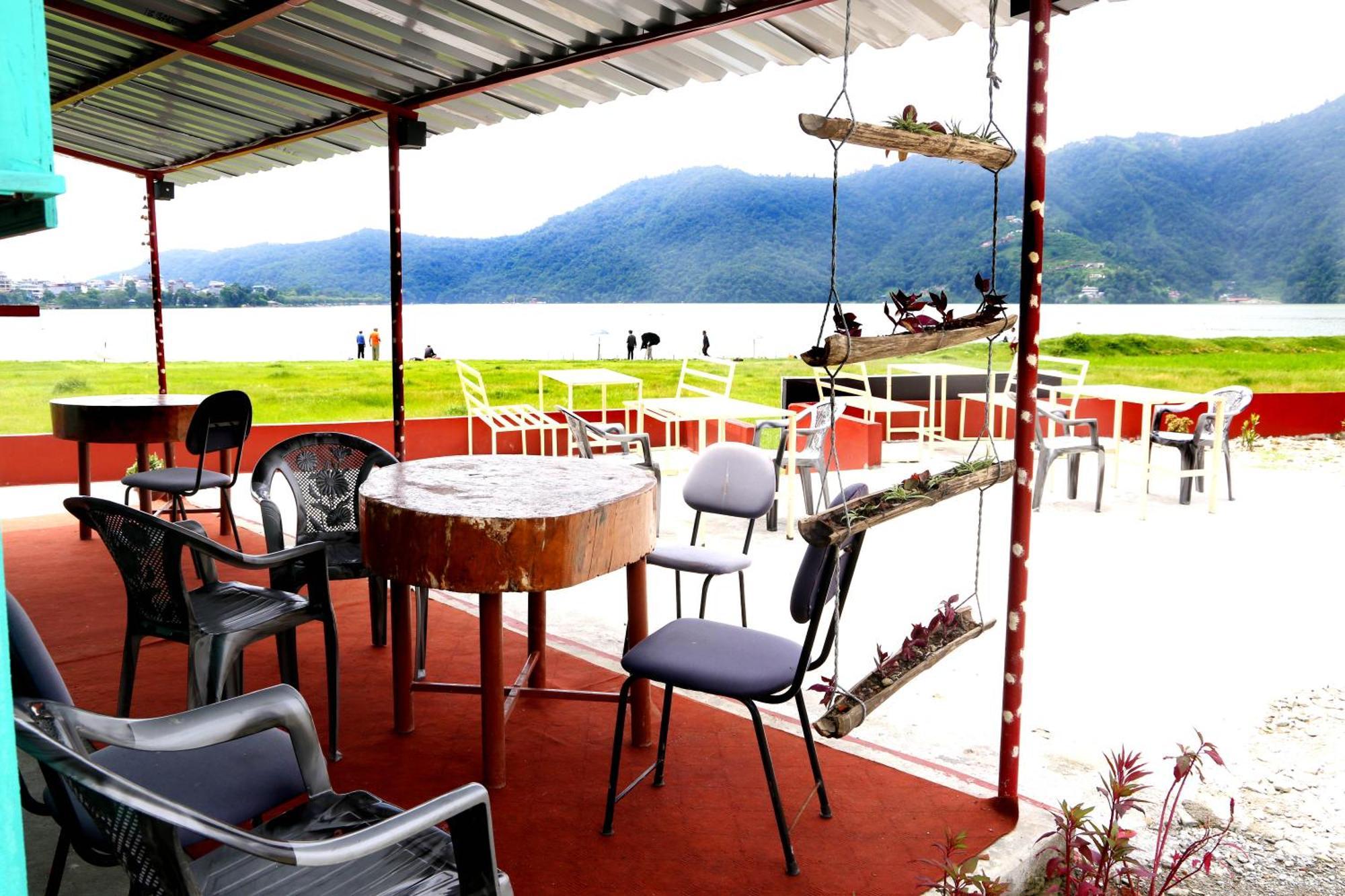 Hotel Waterside Pokhara Exterior photo