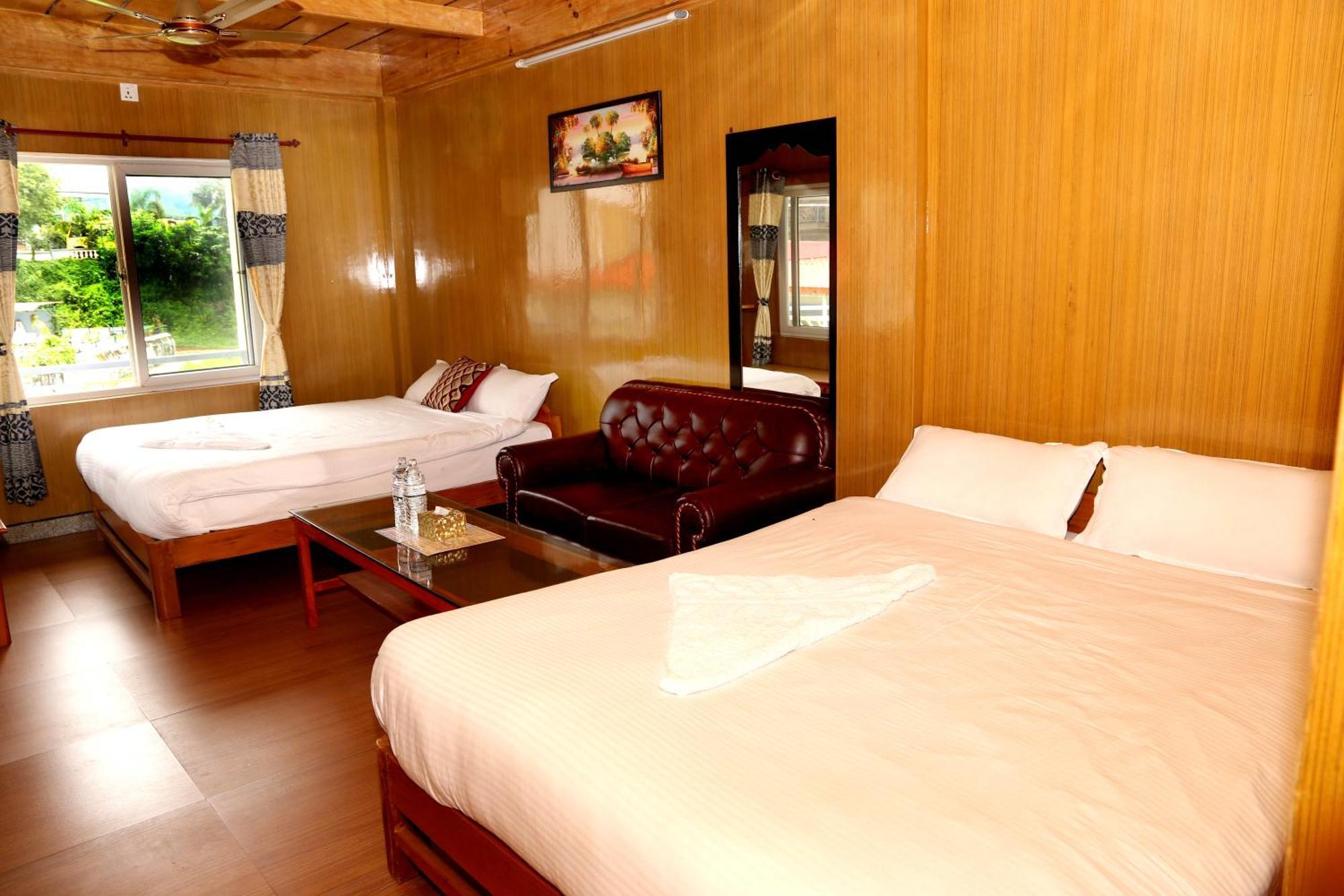 Hotel Waterside Pokhara Exterior photo