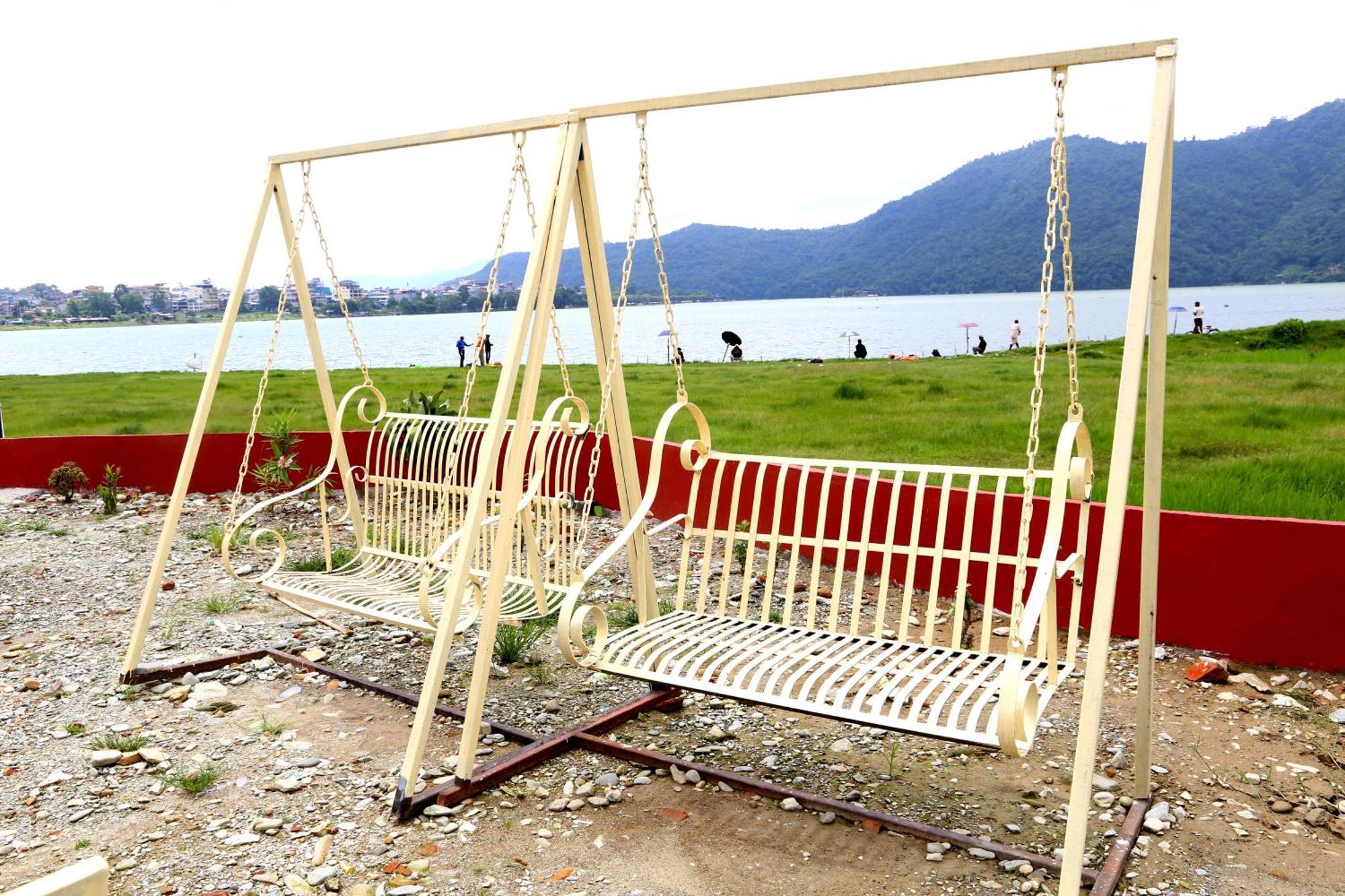 Hotel Waterside Pokhara Exterior photo