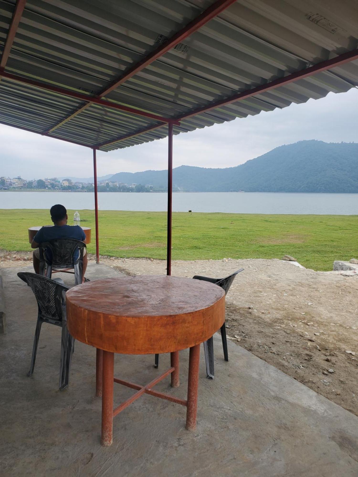 Hotel Waterside Pokhara Exterior photo