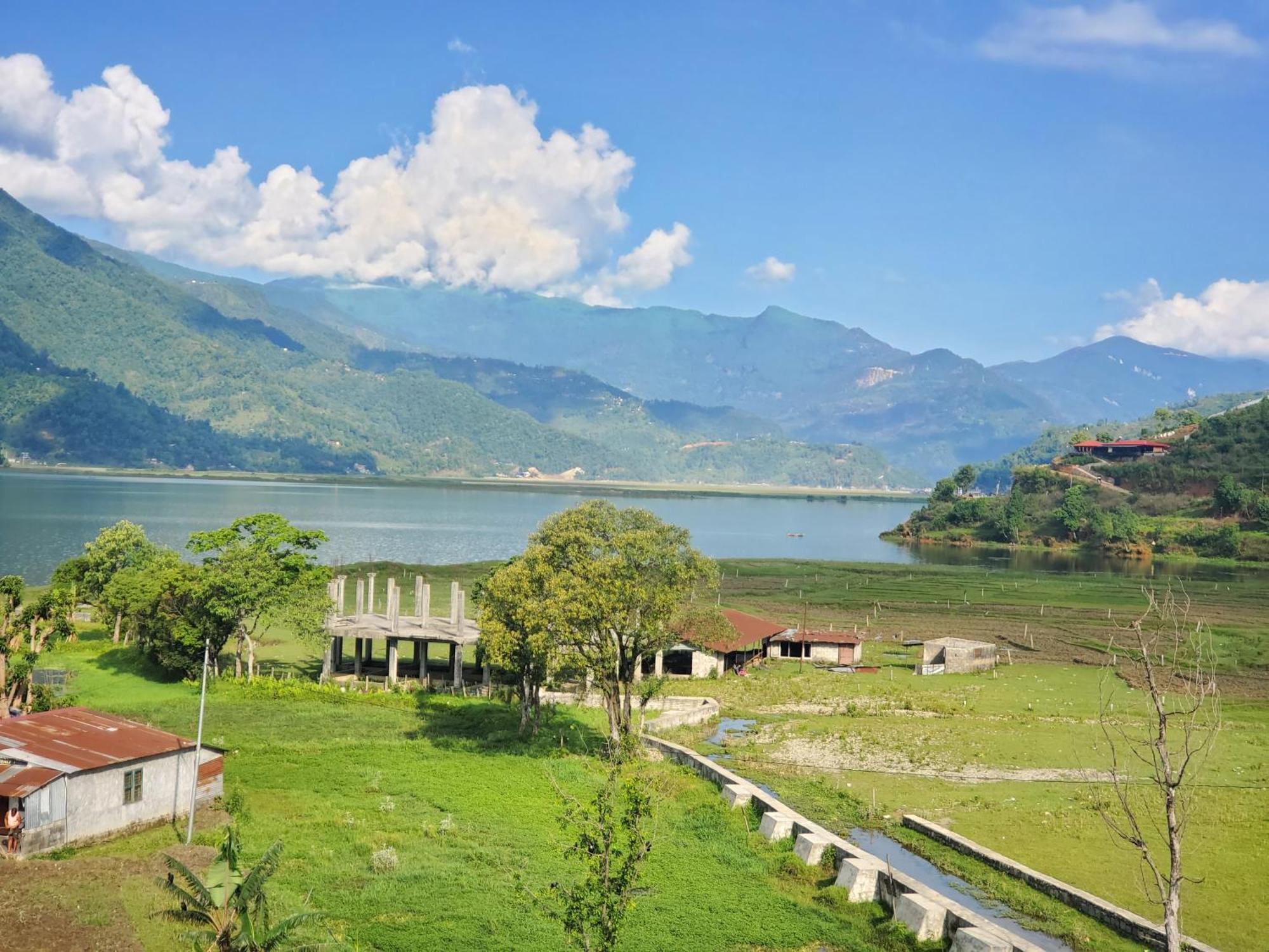 Hotel Waterside Pokhara Exterior photo